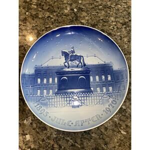 Bing & Grondahl 1895 Jule Aften - 1970 "The Royal Palace" Jubilee Plate